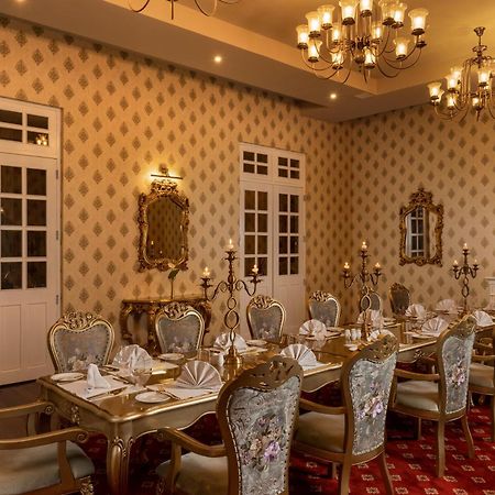 The Westbury Palace 누와라 엘리야 외부 사진