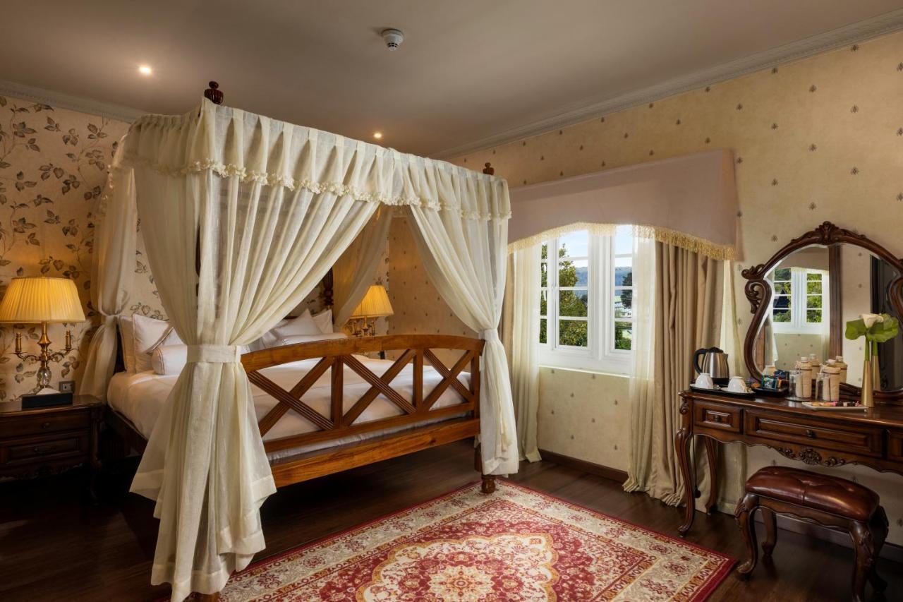 The Westbury Palace 누와라 엘리야 외부 사진