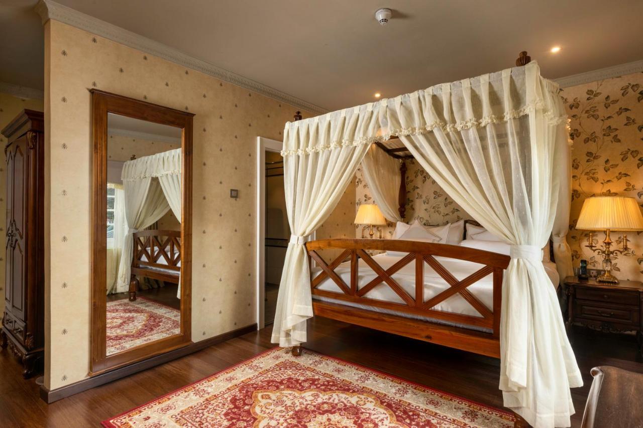 The Westbury Palace 누와라 엘리야 외부 사진
